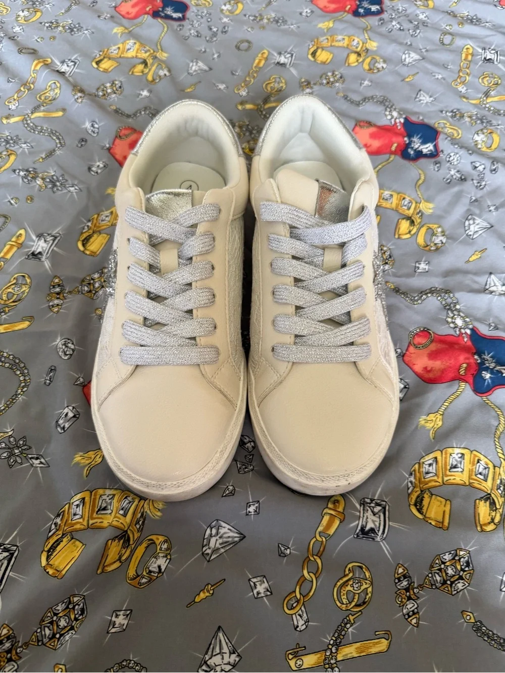 Target Art Class star sneakers size 4 big girl ladies 6